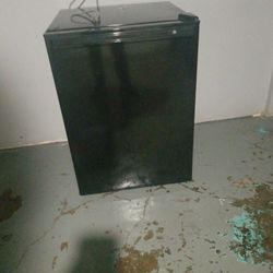 Refrigerator Smol  34 X 24x24