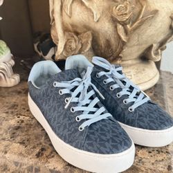 Michael Kors Size 7 1/2