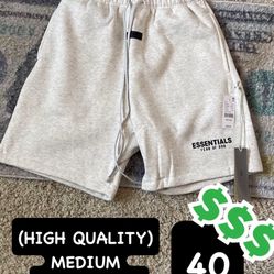 MEDIUM ESSENTIAL SHORTS