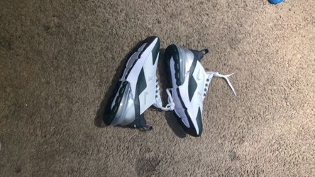 Nike AIR MAX 270