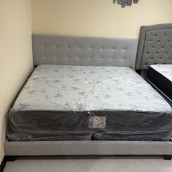 Brand new king bedroom set🔥