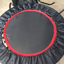 Foldable  trampoline 
