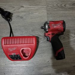 Milwaukee M12 FUEL 3/8” Stubby With 2.0 Battery  And M12 CHARGER 