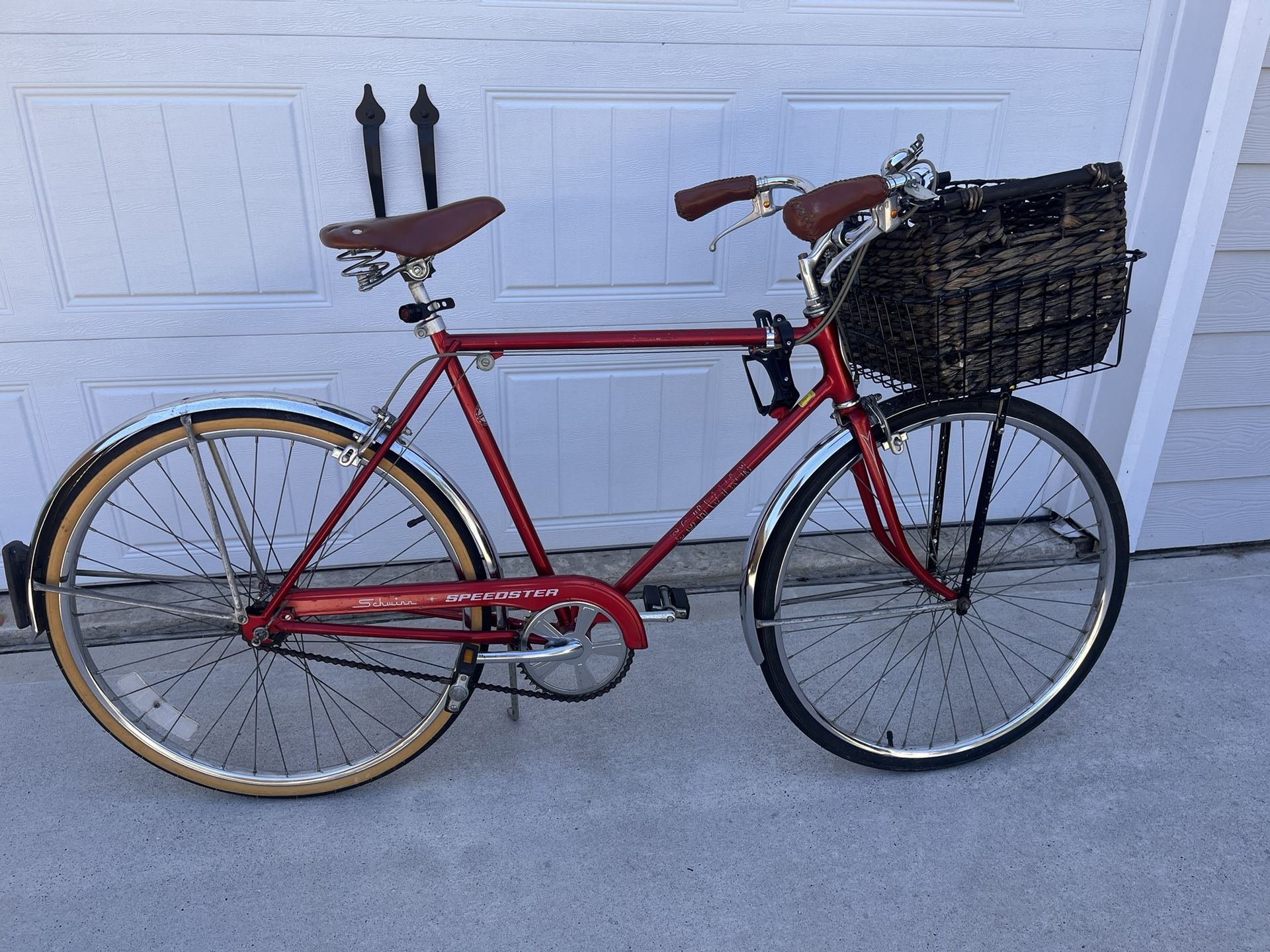 1967 antique Schwinn Speedster cruiser bike 56cm