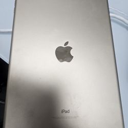 iPad 5th GEN 32GB WIFI ONLY