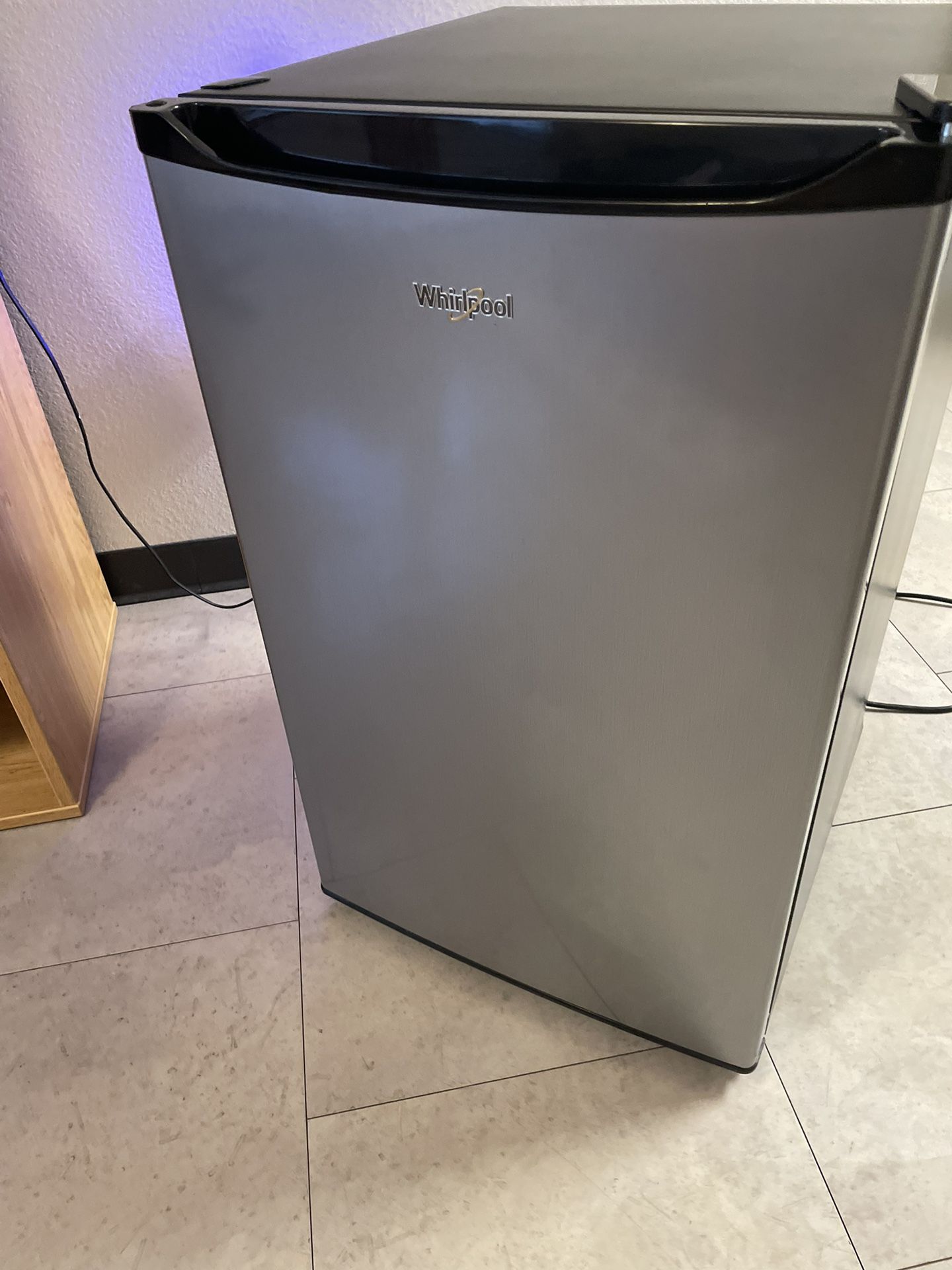 Whirlpool 4.3 cu ft Mini Refrigerator Stainless Steel