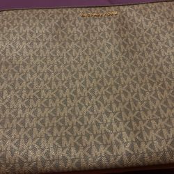 Brand New Michael Kors  Lap Top Sleeve  Very Cute