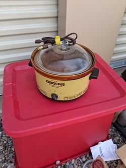 VINTAGE CROCK POT