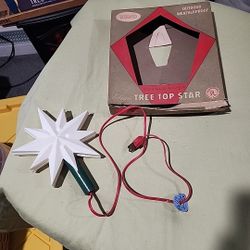 TIMCO- Vintage Light Up Star Tree Topper