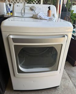 LG - Gas Dryer