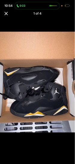 Air Jordan 7 Black Yellow Sneakers