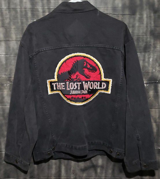 Vintage Universal Studios Jurassic Park The Lost World Denim Jacket. Ens Size Medium 