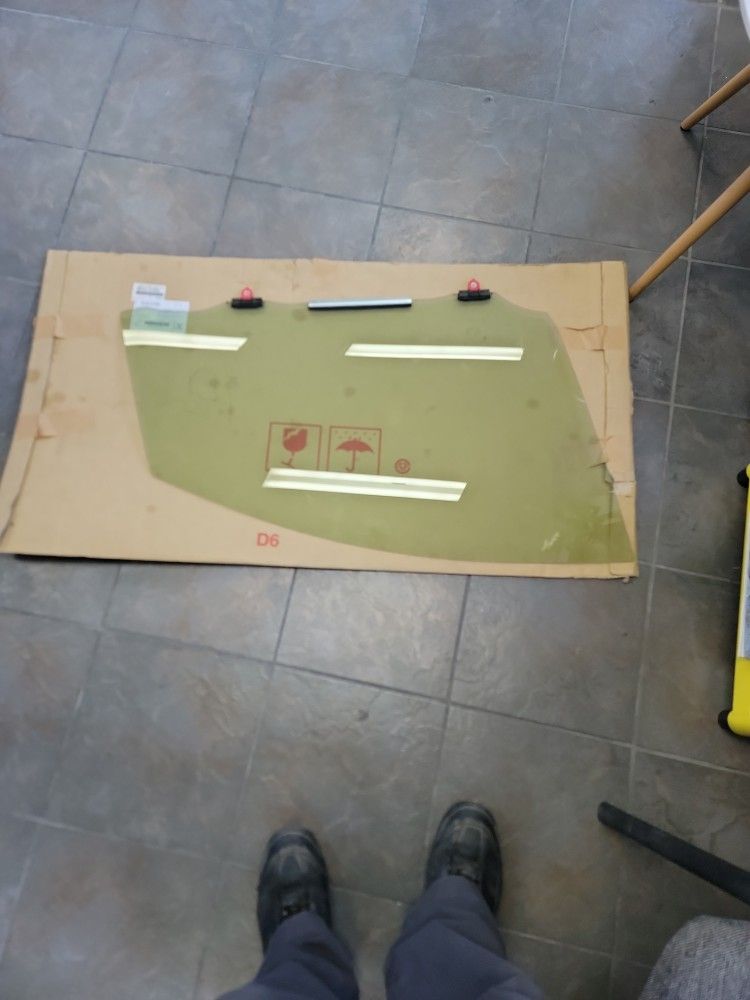 2016 To 2022 Prius Passenger Front Window Glass
