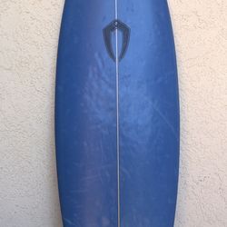 Surfboard - 5’6 DSM Custome 