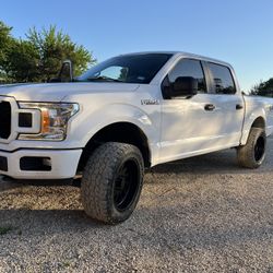 Ford  F150  Xlt  Sport 2018 , Only 132 K Miles.  1 Lady Owner Non Smoker.  Mint Condition