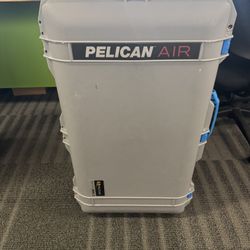 Pelican 1615 Light grey W/ Blue Handles And Latches 