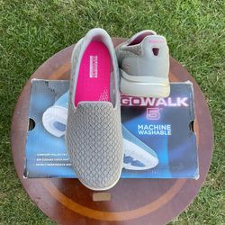 Skechers GOwalk 5 Women’s Shoes Size 8 $30