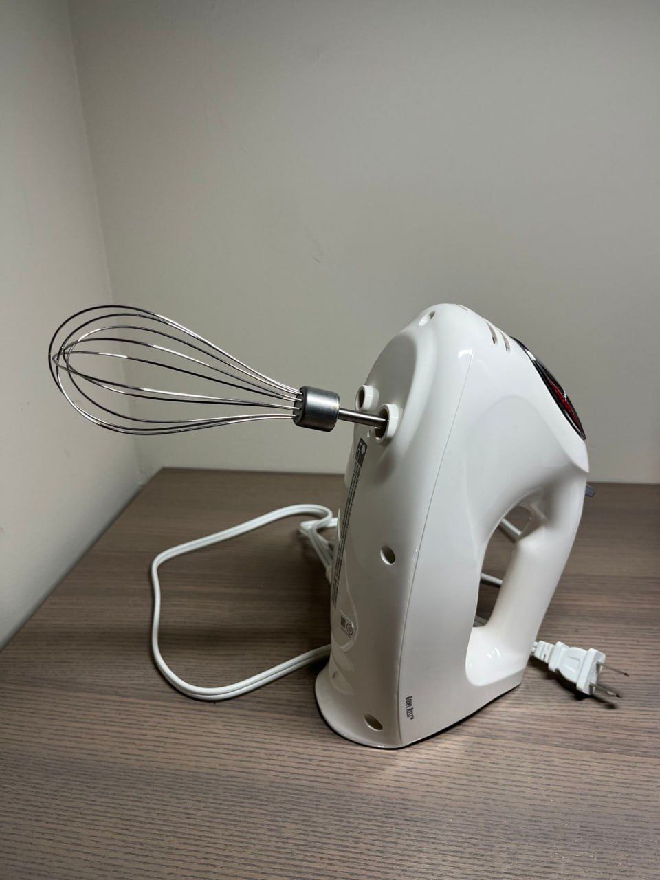 Hamilton Beach 6-Speed Hand Mixer with Case - White 62632R