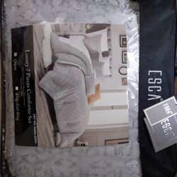 New 7- Piece Comfort Set Queen Size