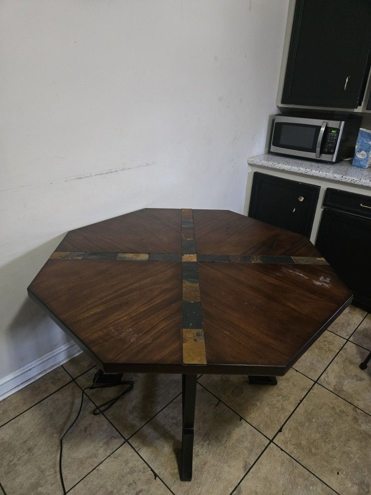 Table With 3 Chairs