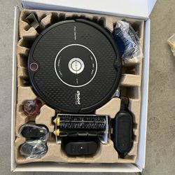 For Sale – iRobot Roomba 595 Pet Series – With NEW Accessories