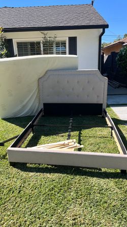 Bedframe with Mattress