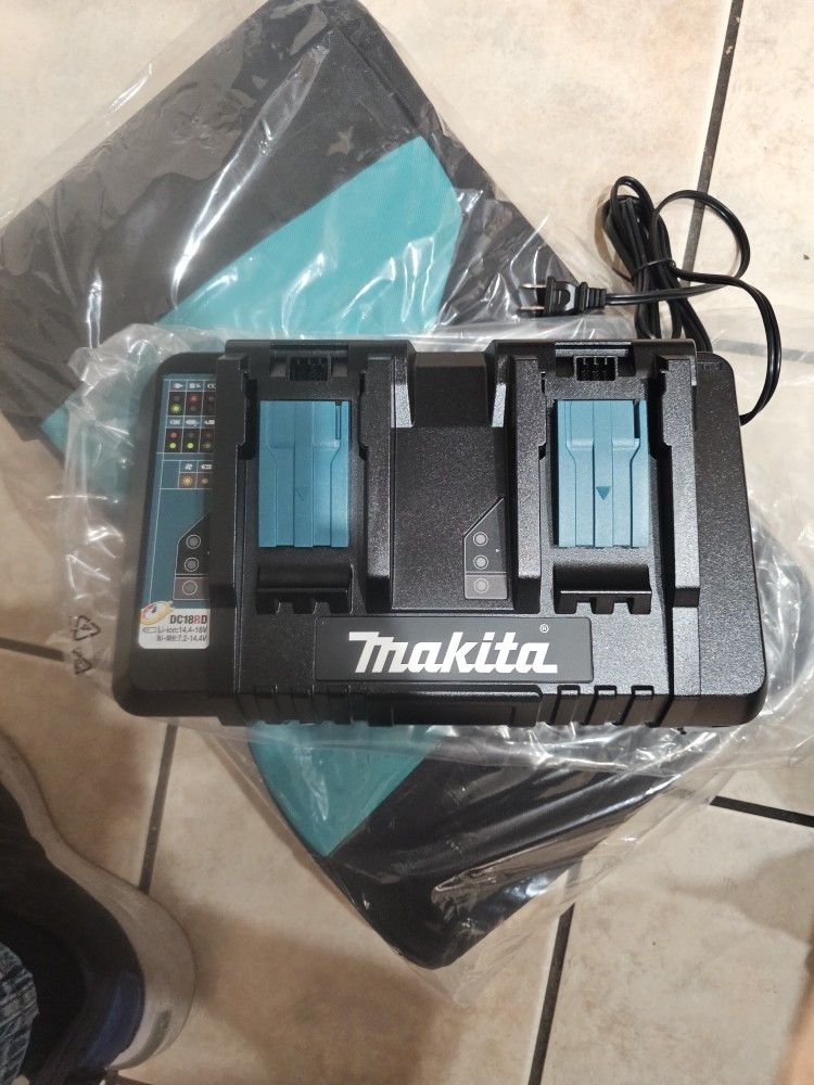 Makita Double Battery Charger