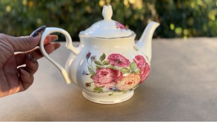 Fine China Floral And Butterfly Porcelain Teapot with Lid, Glazed