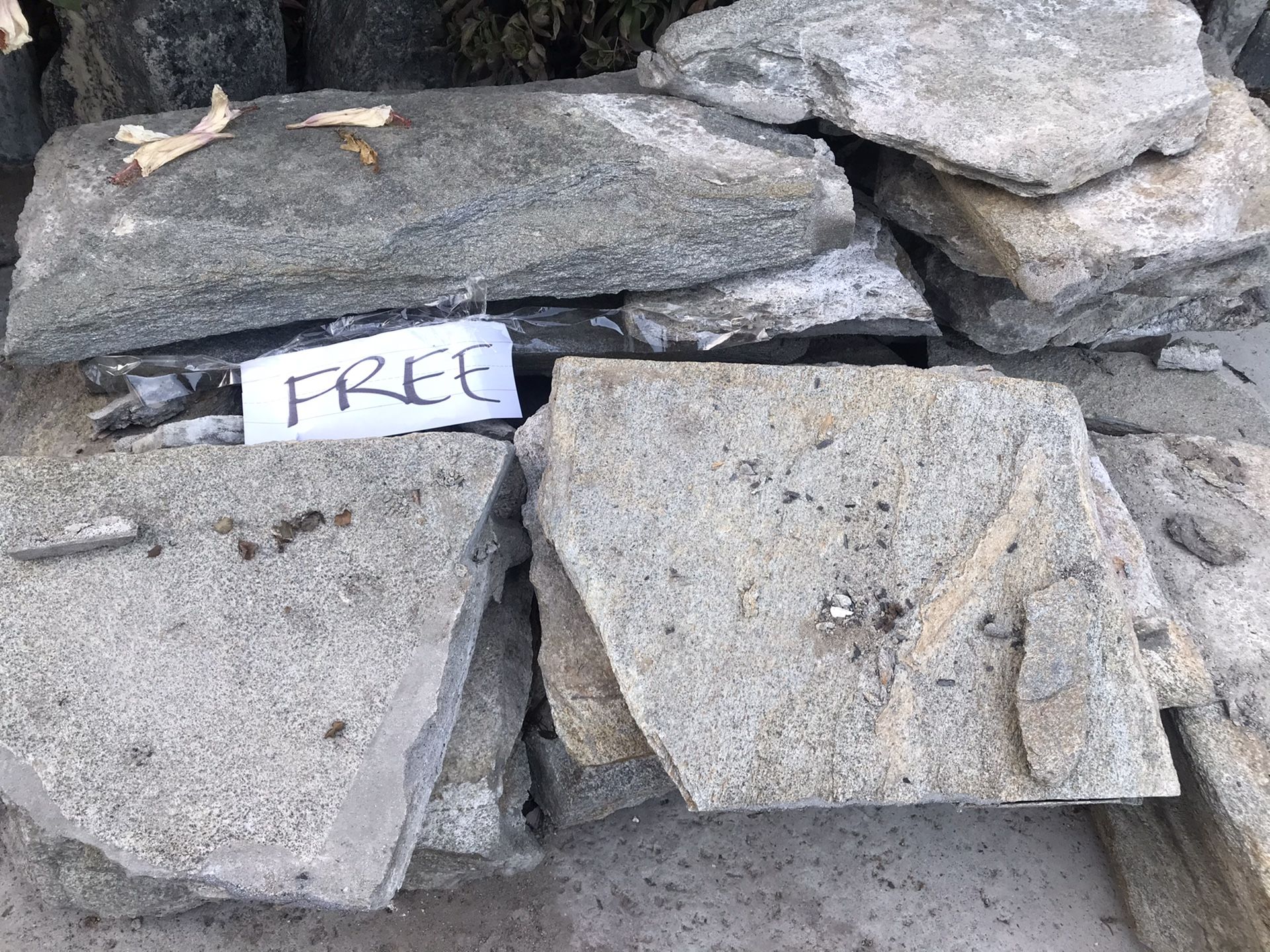 Free flagstone