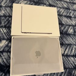 2022 Apple MacBook Air 13.6” – 256 GB - 8GB Ram M2 Chip 