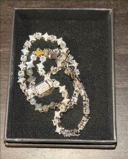 Star stud chain