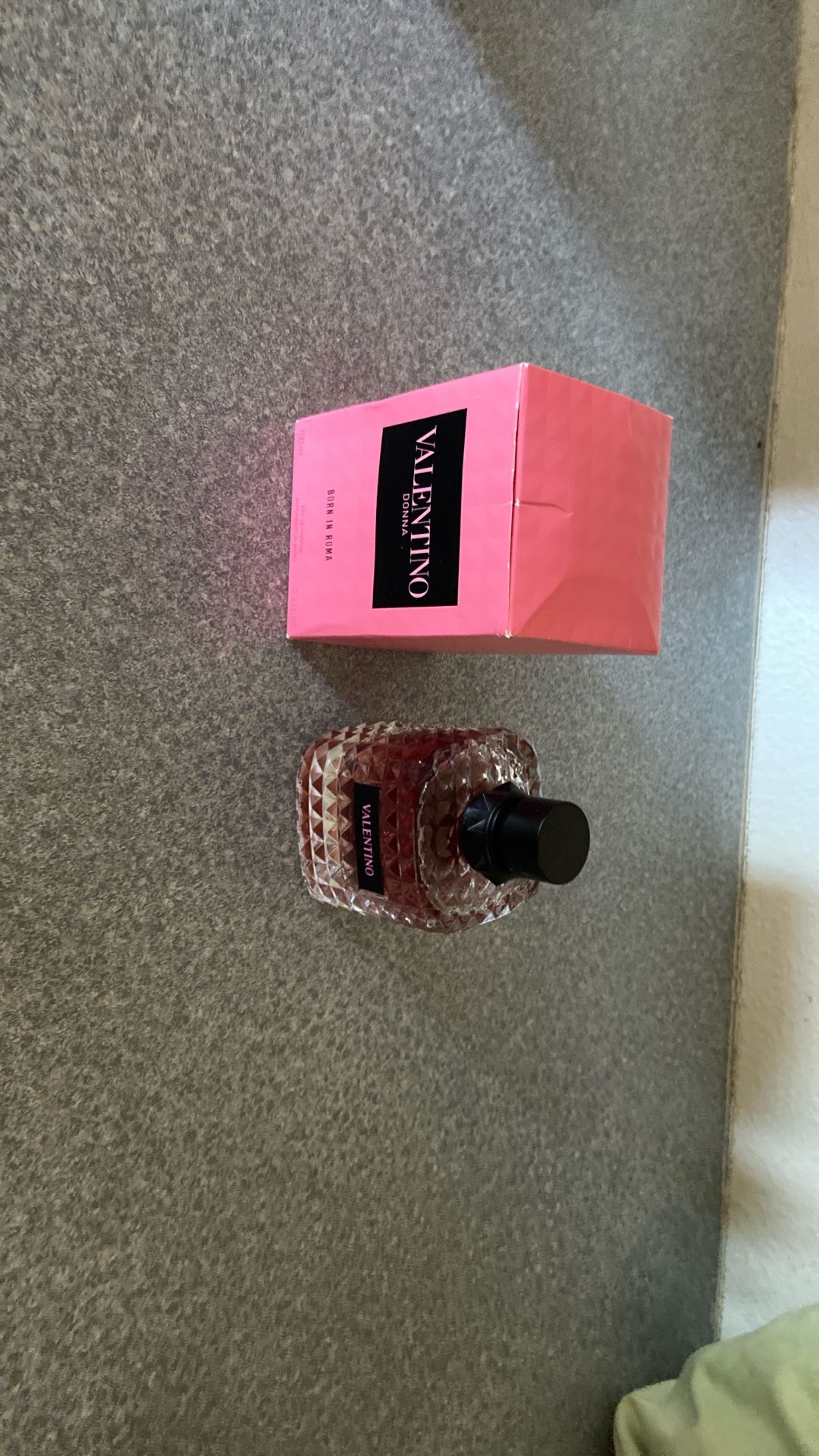 Valentino Donna Born in Roma EDP 3.4oz 