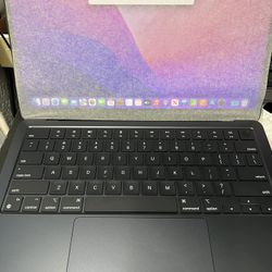 New M2 Macbook Air 8GB 256GB Midnight Blue