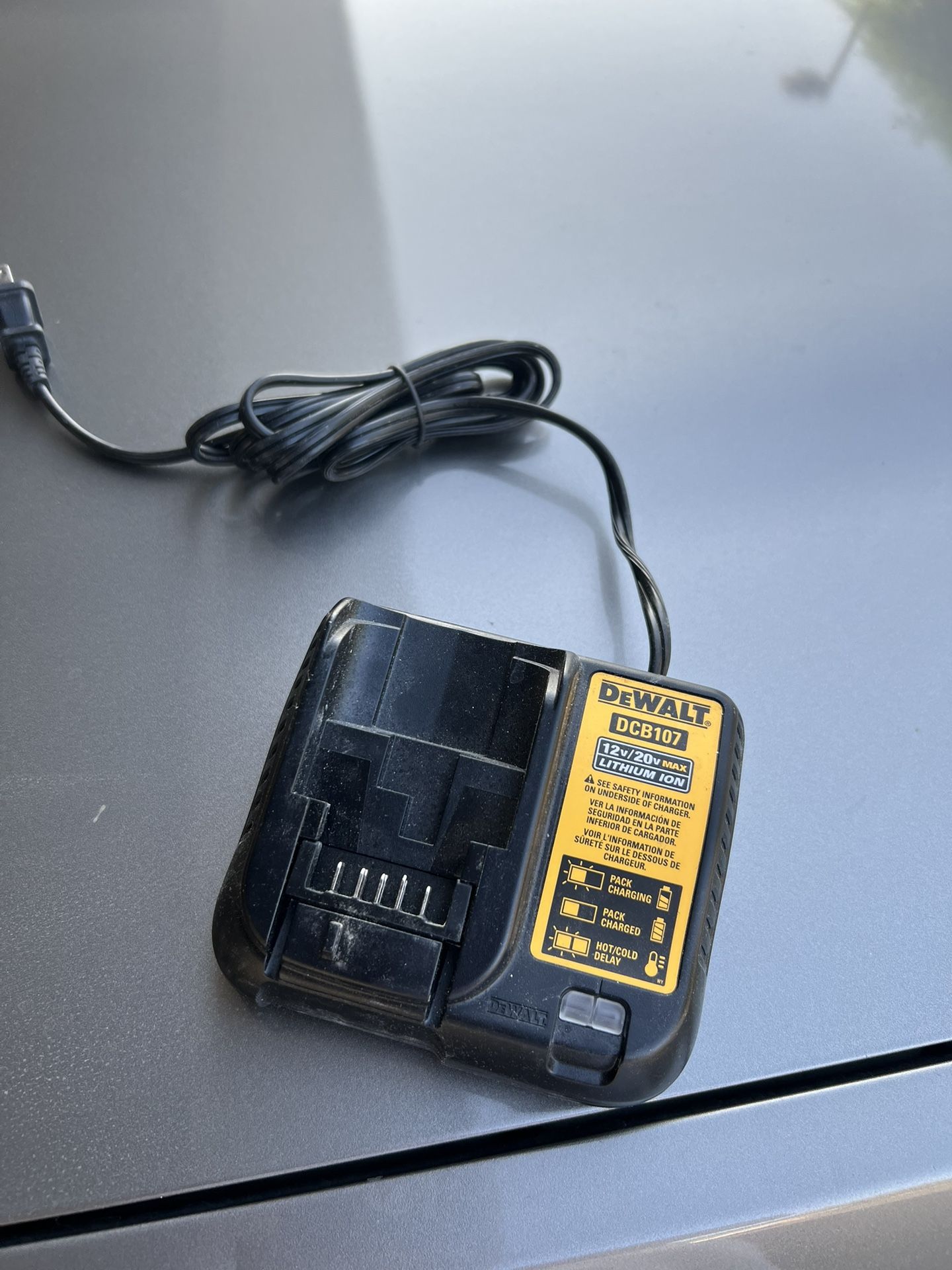 20v DEWALT Charger