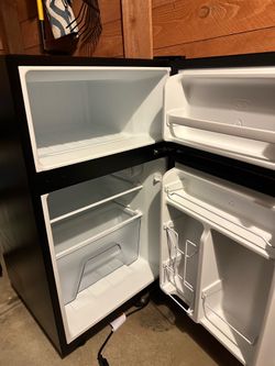 Whirlpool mini refrigerator