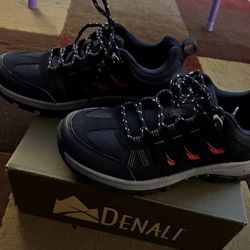 Women’s hiking shoes (8)