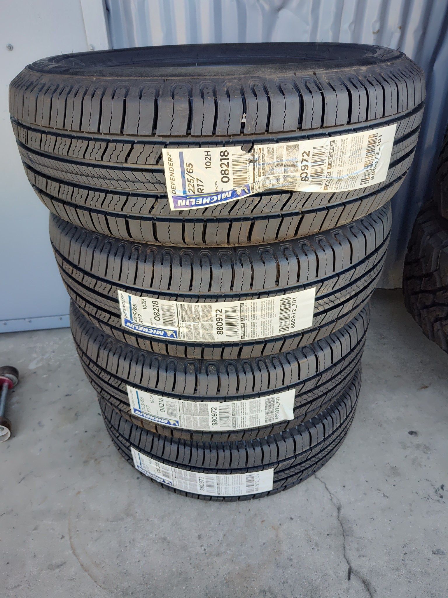 New 225/65/17Michelin DEFENDER 2 price is firm