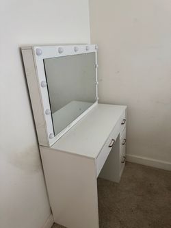 White Vanity Desk with Hollywood Mirror