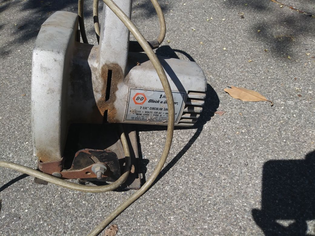 Skill saw black and decker