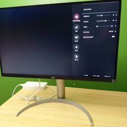 LG Monitor UltraFine 27 Inch 27UP850-W