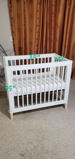 Crib and matching dresser