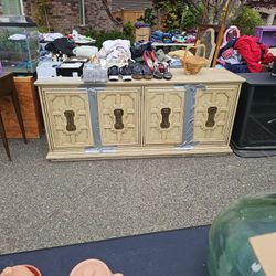 Solid Wood Dresser w/mirror