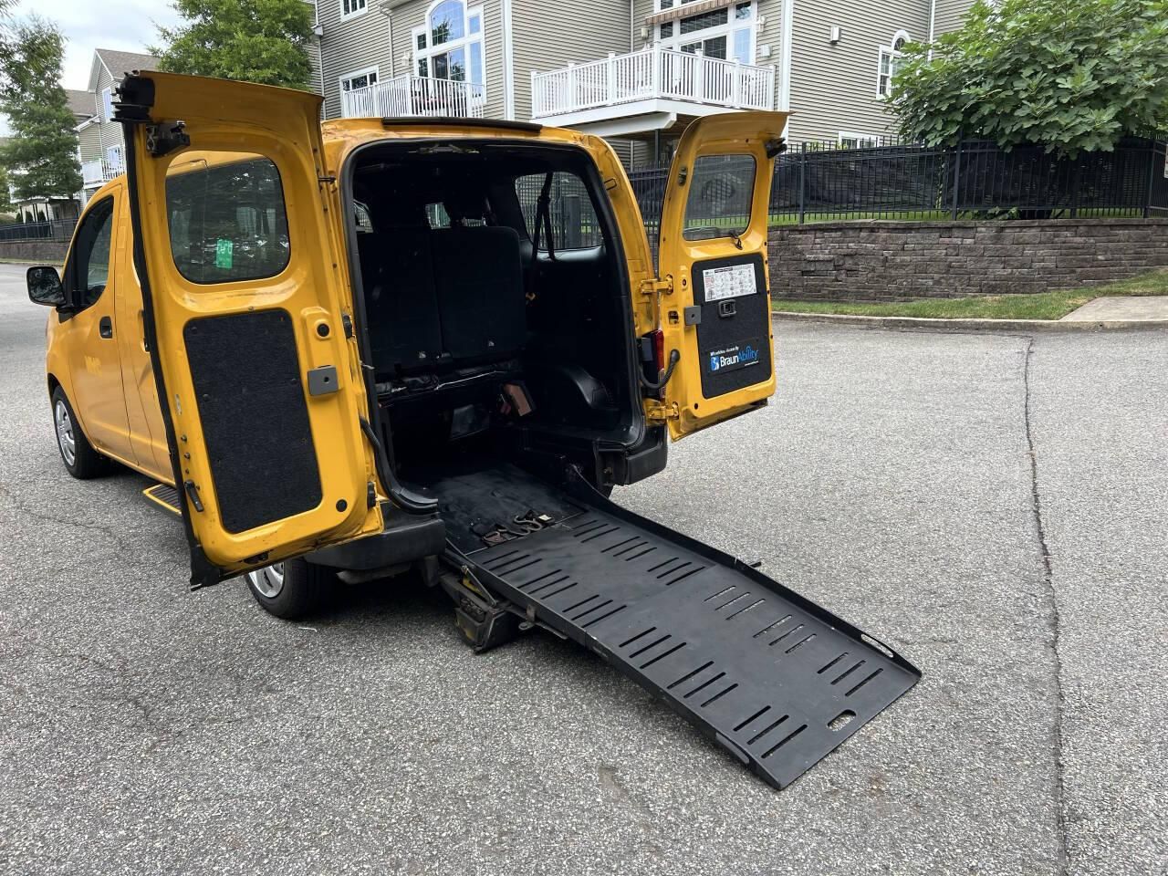 2015 Nissan NV200 Taxi