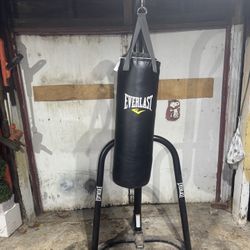Punching bag/ Wrack