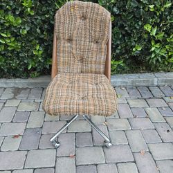 Vintage MCM Mid-century Howell Swivel Chair Chrome Casters 