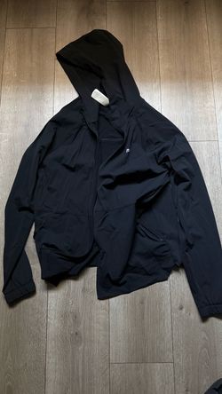 Fabletics windbreaker set