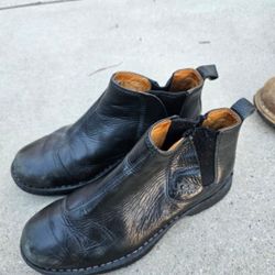 UGG Men's Leather Boots Size 9.5 In Good Condition 