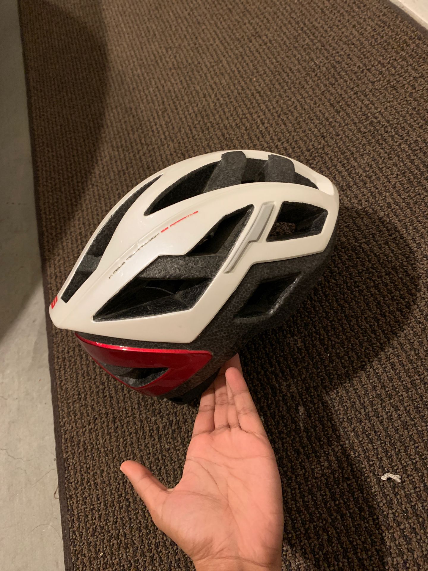 Bicycle helmet