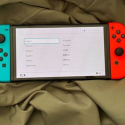 Nintendo Switch OLED HEG-001
