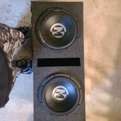 2 12inch Memphis  Audio Subs And Amp 